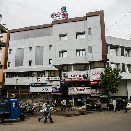 Hotel Sheetal Plaza Szúrat Kültér fotó